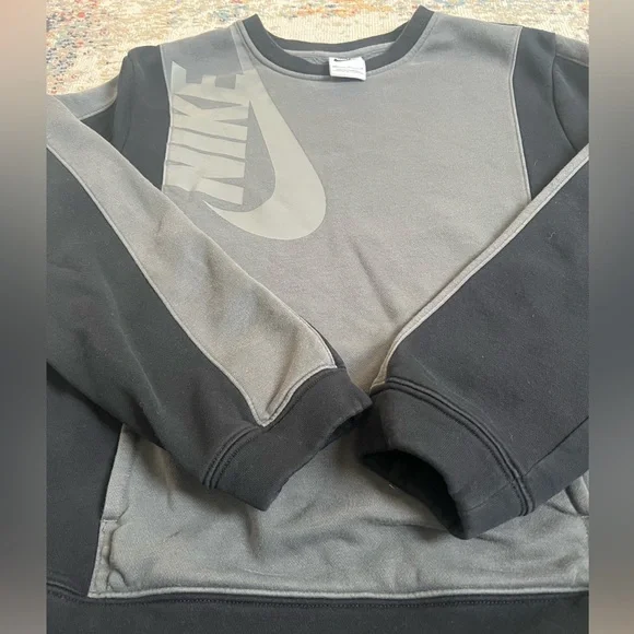 Nike Kid Two-Tone Crewneck Sweater - Picture 3 of 7